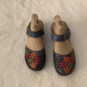 L' ARTISTE FLORAL CUT OUT BLUE SHOES  SIZE 40